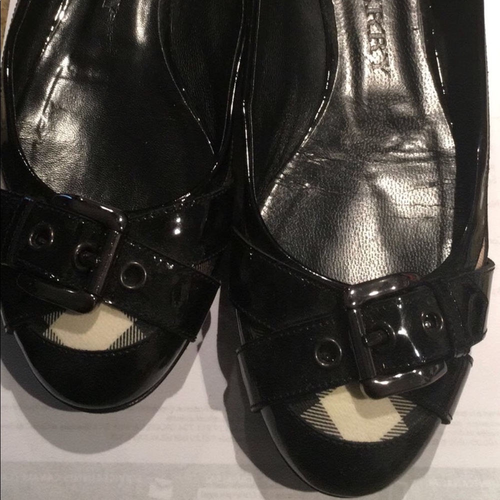 Burberry flats